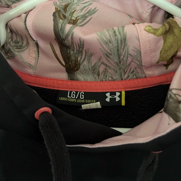 Under Armour women’s pink Realtree camo sweatshirt - Picture 3 of 3
